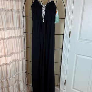 Scarlett Black Gown Formal Dress with Silver Embellishments Size 6 NWT